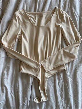 nuuds Cream Long Sleeve Scoop Neck Bodysuit